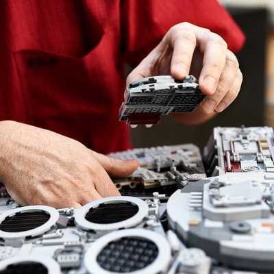 Коцки за градење Lego Star Wars: Millennium Falcon, 7541 елементи