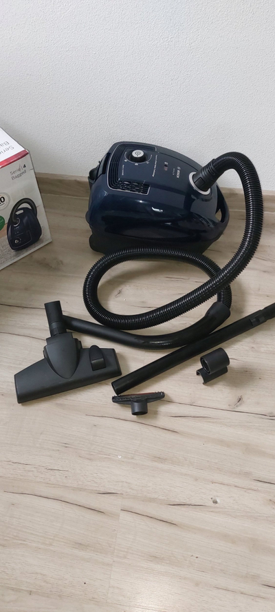 Fshesë me korent Bosch Series 4 BGD38BU2, 600 W, depozitë me qese 4 L, blu