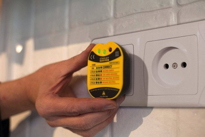 Testues rryme Stanley FatMax FMHT82569-6, për priza 230V, me drita LED treguese, i verdhë