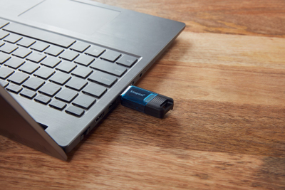 USB мемориски стик Kingston DataTraveler 80, 256GB, USB-C 3.2, сив