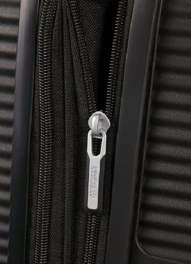 Кабински куфер American Tourister Soundbox, полипропилен, со проширување, црн