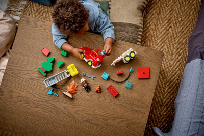 Set lodër LEGO Duplo 10473 Fire Truck, me zjarrfikës, shumëngjyrësh