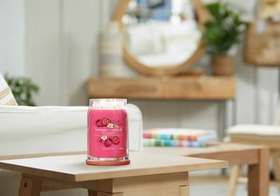 Qiri aromatik Yankee Candle Signature Red Raspberry, 567g, i kuq