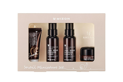 Комплет Mizon Snail Deluxe, пена за чистење 30 мл + тоник 50 мл + есенција 50 мл + регенеративен крем 15 мл