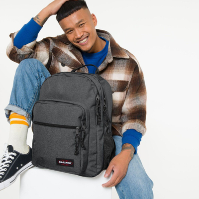 Çantë shpine Eastpak Morius, 100% poliester, ndarje për laptop, e zezë