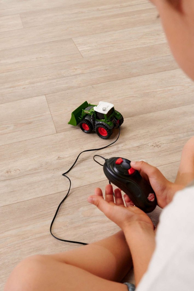 Lodër traktor Dickie Toys Fendt Cable Tractor, me telekomandë me kabllo, drita dhe tinguj, jeshil
