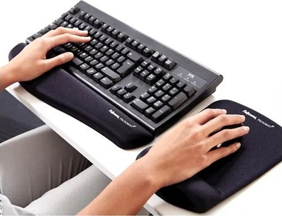 Mousepad Fellowes, sipërfaqe e fortë, pamje profesionale, i zi
