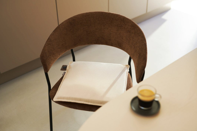 Jastëk ngrohës ulëseje Duux Heated Seat Pad, 40x40cm, memory foam, bezhë