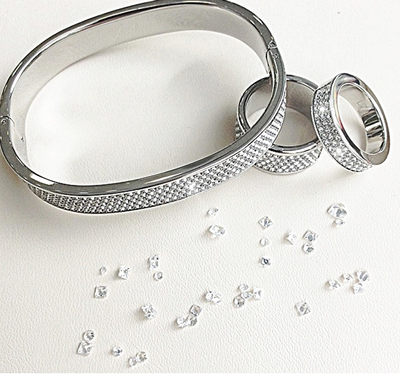 Byzylyk Calvin Klein with clear crystals Hook KJ06WD0401