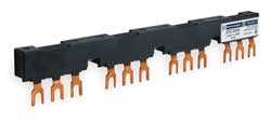 Shirit lidhës Schneider GV2G454, 3P 63A, 54mm 4 dalje, tip pirun