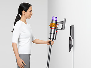 Fshesë vertikale pa kabllo Dyson V15s Detect Submarine, me ujë dhe tharje, ekran LCD, shumëngjyrëshe