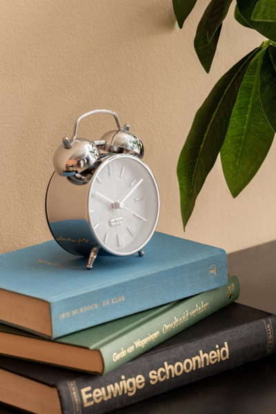 Orë alarmi Karlsson Pearl Glow, 8cm, argjendtë
