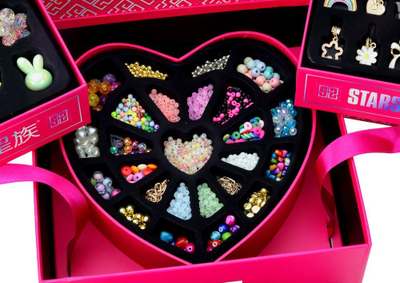 Set DIY për bërje bizhuterish Starstruck, 1267 pjesë, kuti rozë