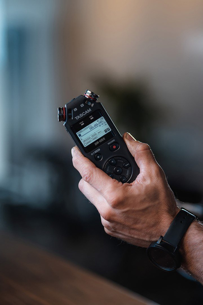 Regjistrues zëri Tascam DR-05X, stereo dorak, 24bit 96kHz, i zi