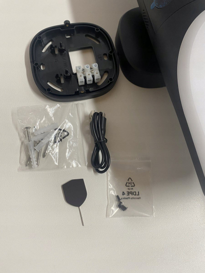 Ѕидна сигурносна камера Eufy Wired Wall Light Cam S100, 2K HD, со интелигентно светло, црна