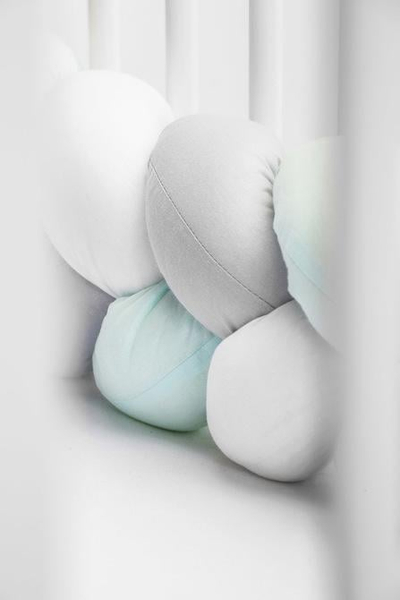 Mburojë krevati për bebe Sensillo Braid, 210 cm, pambuk, ngjyrë mint