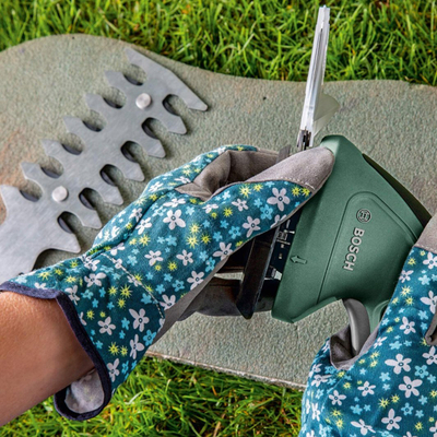 Gërshërë kopshti me bateri Bosch EasyShear, teh kaçube 12 cm, set aksesorësh, jeshile
