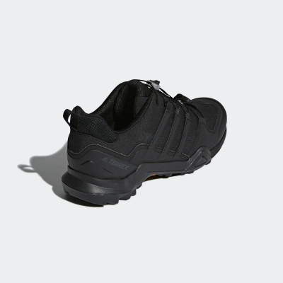 Këpucë hiking Adidas Terrex Swift R2, të lehta, taban me kapje, ngjyrë e zezë
