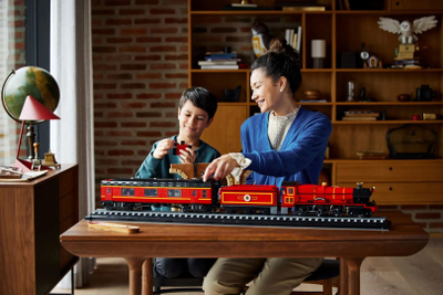 Set LEGO Harry Potter Hogwarts Express Collectors Edition 76405, model koleksionist, tren me platformë 9¾, shumëngjyrësh