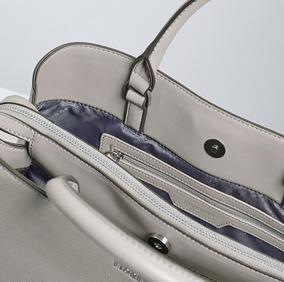 Çantë dore Fiorelli FWH0836, e hirtë