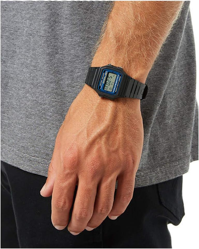 Orë dore Casio F105W-1A, e zezë