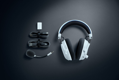 Geјминг слушалки Razer BlackShark V3 Pro, безжични и со кабел, USB и Bluetooth, бели