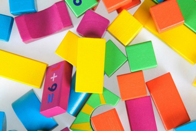 Lodër edukative me blloqe druri, 100 elemente, matematikë, shumëngjyrëshe
