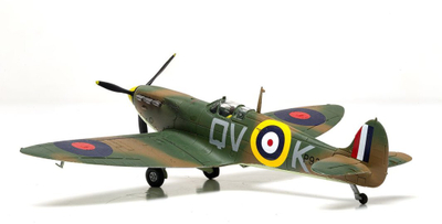 Model avion Airfix Supermarine Spitfire MkIa C, plastik, shkalla 1:72, kamuflazh ushtarak