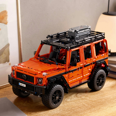 Set ndërtimi LEGO Technic Mercedes Benz G 500 Professional Line 42177, 2891 copa, model off road, portokalli