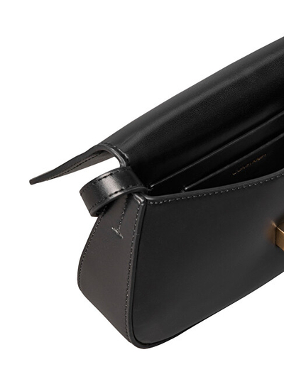 Çantë crossbody Calvin Klein Monogram Flap Camera Bag, për femra, e zezë