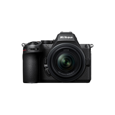 Nikon Z5 II me 24-50mm F/4-6.3