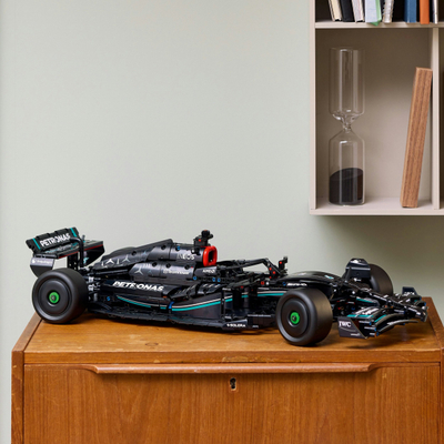 Model makine Mercedes AMG F1 W14 E Performance, makinë garash koleksioni, shumëngjyrëshe
