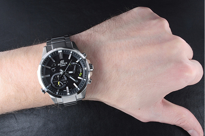Orë dore Casio Edifice EQB 700D-1A