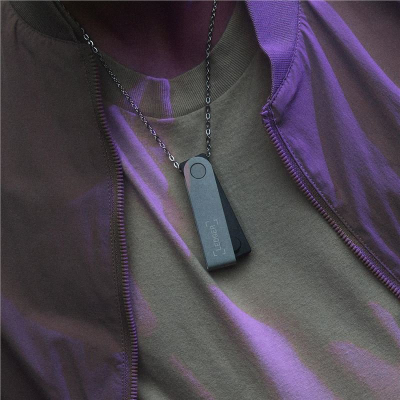 Portofol hardware Ledger Nano X, Bluetooth, USB C, jeshile pastel