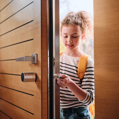 Bravë e zgjuar Netatmo Smart Doorlock, set me 3 çelësa smart, e zezë