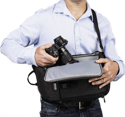 Çantë fotografike Think Tank Photo Urban Access Sling 8, për kamera pa pasqyrë DSLR, me mbajtëse tripodi, gri