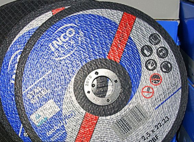 Disk për prerjen e metalit Techniflex (IFM41-180-2.5-22A36R), 180 x 2.5 x 22.2mm, i zi