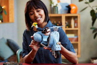 Set ndërtimi LEGO Creator Expert Vespa, model dekorativ, për të rritur, shumëngjyrësh