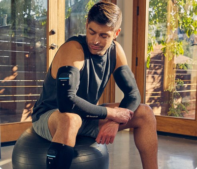 Mëngë kompresuese Therabody RecoveryPulse Arm, me vibrim, me bateri, e zezë