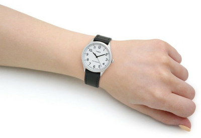 Orë dore Timex Easy Reader TW2U21700