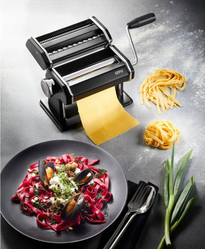 Makineri për pasta Gefu Pasta Perfetta 89426, manivele, bazë kundër rrëshqitjes, e zezë mat
