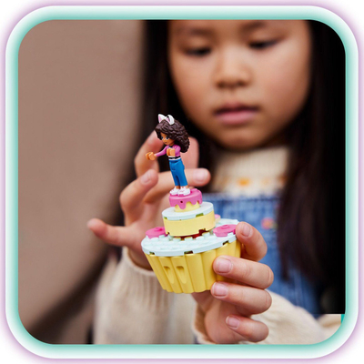 Set lodrash LEGO Gabby's Dollhouse 10785, Bakey with Cakey Fun, 4+, shumëngjyrësh
