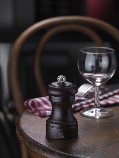 Set mulli kripë edhe piper Peugeot Oleron Bistro, mekanizëm çeliku, kafe edhe bezhë