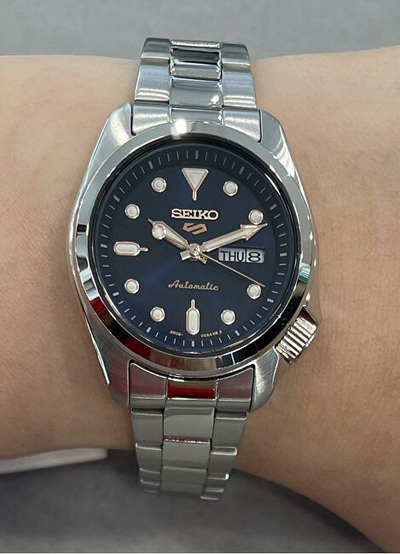 Orë për femra Seiko 5 Sports Automatic hSI2004, e hirtë
