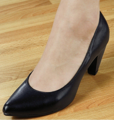 Sprej zbutës për këpucë Maximex Schuh Stretch, 125 ml, për lëkurë dhe zhamsh, i bardhë