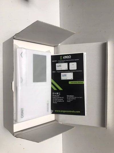 Termostat wireless programues Engo E901RF, për ngrohje dhe ftohje, i bardhë