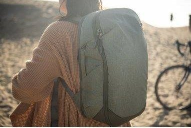 Çantë shpine për udhëtime Peak Design Travel Backpack V2, 30L, jeshile Sage