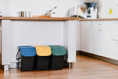 Kosh plehrash kuzhine BINI 25L, modular, kapak i verdhë, trup gri