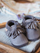 Këpucë bebe Baobaby Mokasine, lëkurë e butë, madhësia M, gri