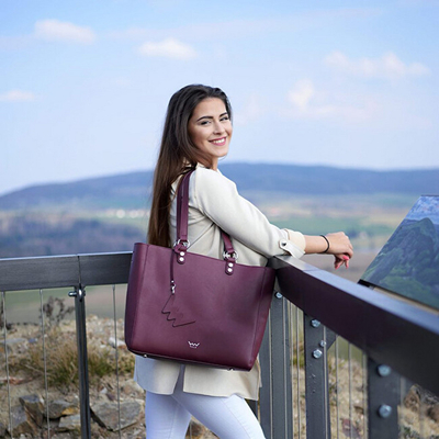 Çantë dore Vuch Ivory, e kuqe e errët